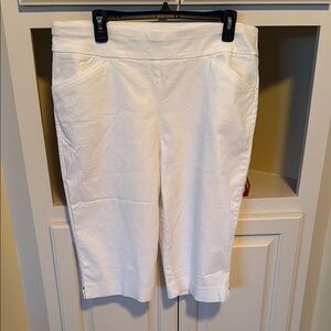 Chico’s White Capri pant